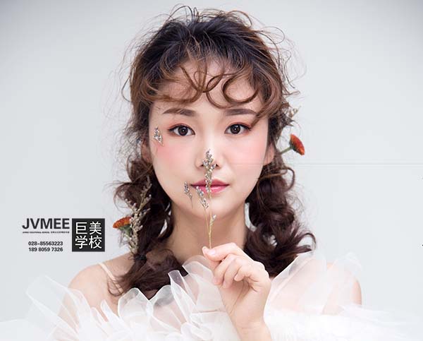昭通化妆培训哪家好