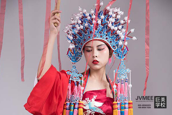 2022年雅安学化妆哪家学校好