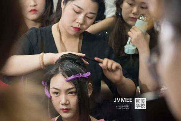 南充化妆培训怎么收费(南充学化妆需要多少学费)