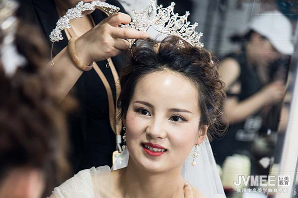 广安学化妆需要多少钱