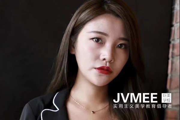 初中学历学化妆发展怎么样(初中学历如何学化妆)
