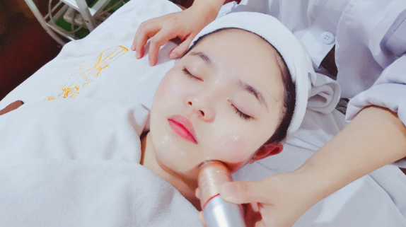16岁学美容要多少钱