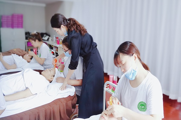 成都美容培训